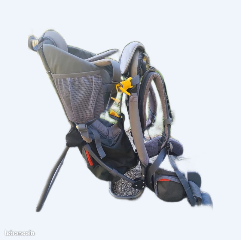 Porte-bébé randonnée Deuter Kid Comfort avec pare-soleil