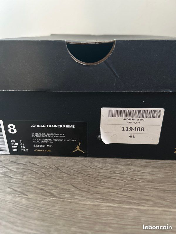 Chaussures baskets Jordan Traîner Prime blanc, rouge, noir vendues