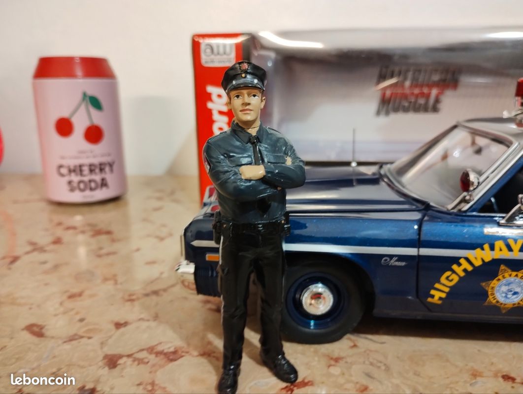 Miniature Autoworld 1/43 Dodge Monaco Police New York – Résine Neuve