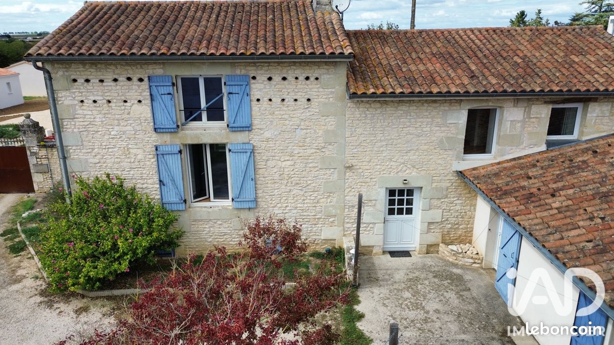 Maison 5 pièces 169 m² · à Saint-Martin-la-Pallu · 169 m² · 215 000 €