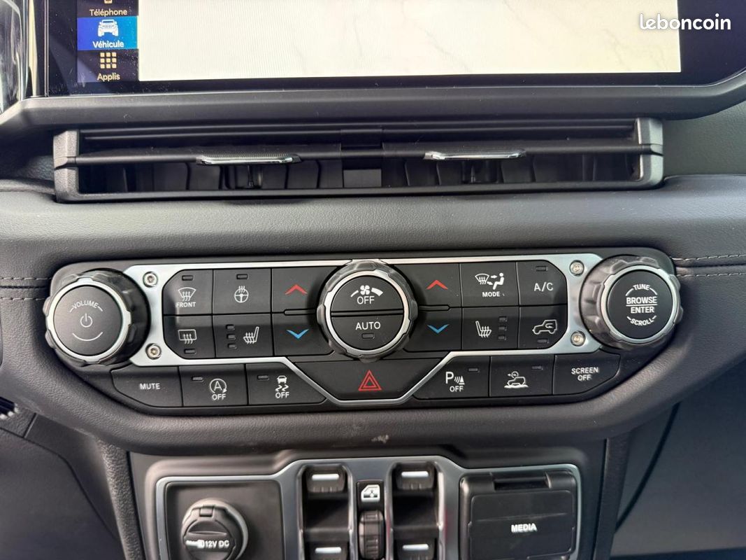 Jeep gladiator v6 3.6l mojave x (image 21)