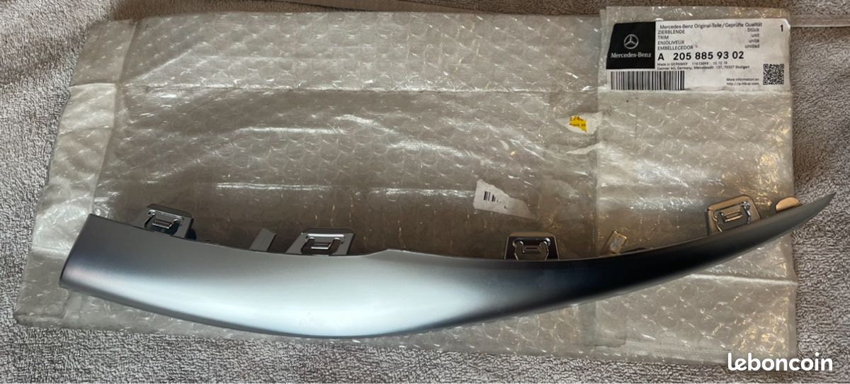 Bandeau Baguette lame chrome argent pare-chocs avant côté gauche conducteur A2058859302 Mercedes AMG AMG LINE Classe C W205 A205 C205 phase 2 berline coupe cabriolet 1018 2019 2020 2021 neuf original (image 2)