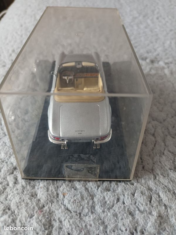 FERRARI 330 GTC 1966 Blanc BEST 9099 1:43 de reference 9099