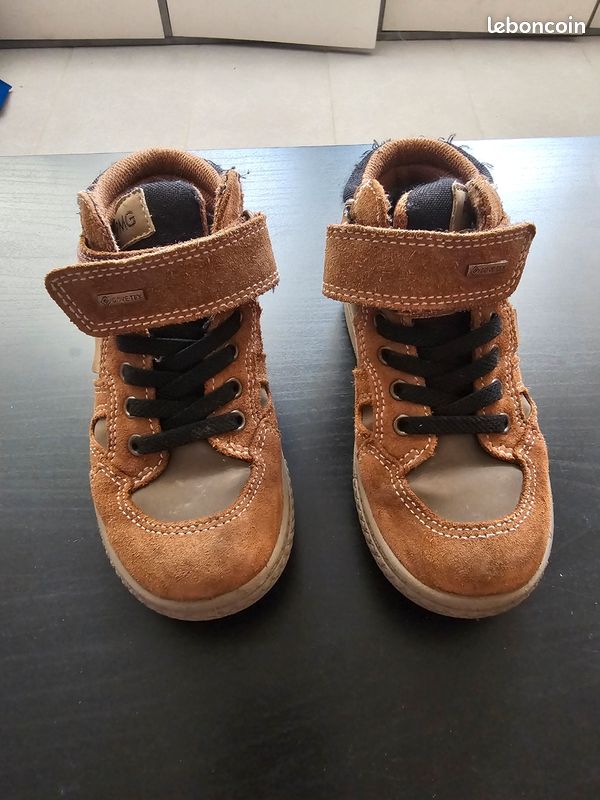 Bottines garçon camel en gore-tex marque Primigi (image 1)