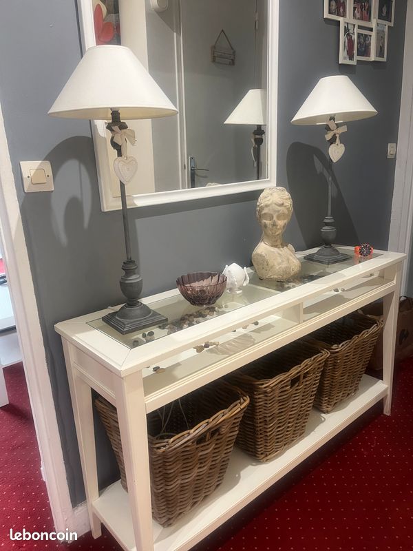 Bibliothèque Ikéa avec porte vitrée + donne une table ronde avec rallonge, 5 cinq chaises, 1 meuble TV et une console. Livraison possible en supplément. 400 le lot (image 8)