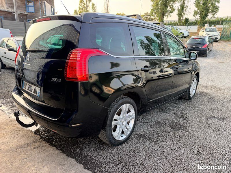 Peugeot 5008 1.6 HDI 112 CH (image 3)