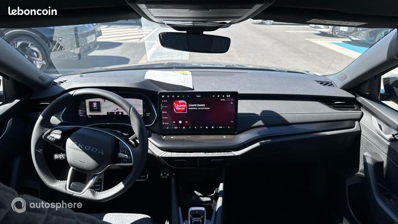 Skoda Octavia Combi 2.0 TDI SCR 150ch Sportline DSG7 (image 11)