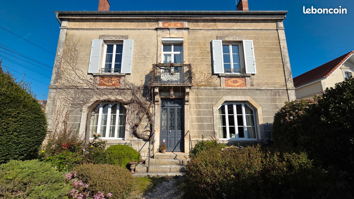 Maison 11 pièces 295 m² · à Chaumont · 295 m² · 360 000 €