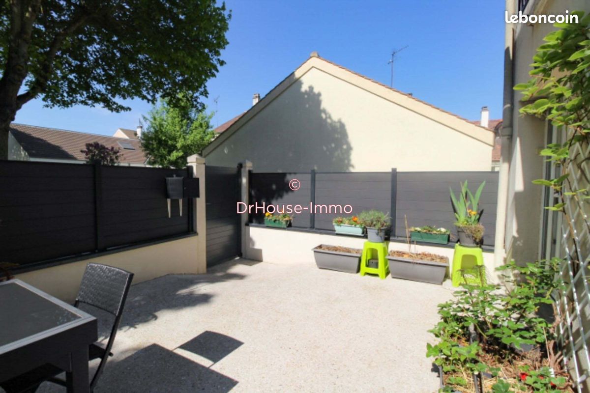 Maison 5 pièces 104 m² · à Maurepas · 104 m² · 299 000 €