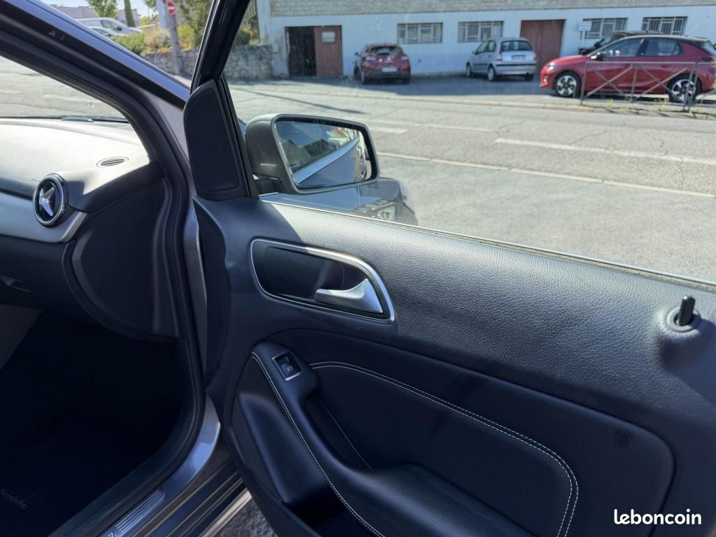 MERCEDES CLASSE B 200 d Bva - Sensation GPS + clim + camera AR (image 15)