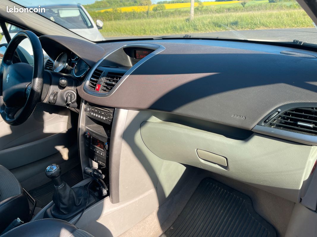 207 SW 1.6 HDi90 Premium Outdoor (image 3)