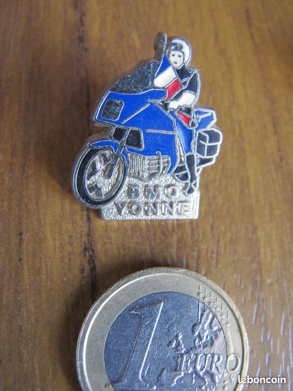 Pin's Gendarmerie BMO Yonne, prix livré en suivi , LIRE (image 1)