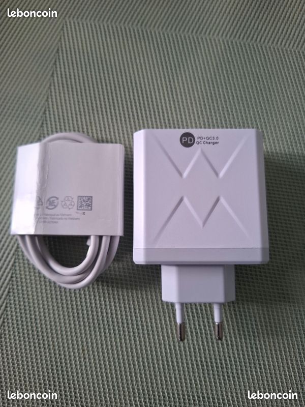 Chargeur rapide multi usb rohs avec cable (image 3)