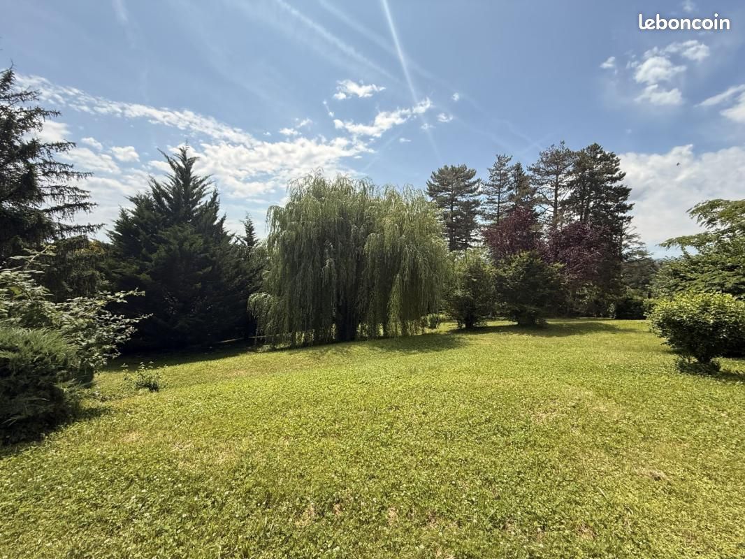 Terrain 1 532 m² Charbonnieres Les Bains · à Charbonnières-les-Bains · 590 000 €