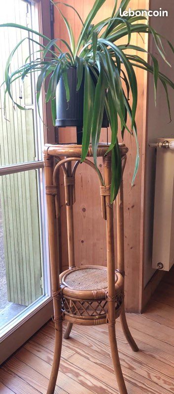 Table d'appoint en rotin, fonctionnelle et élégante - Rotin Design