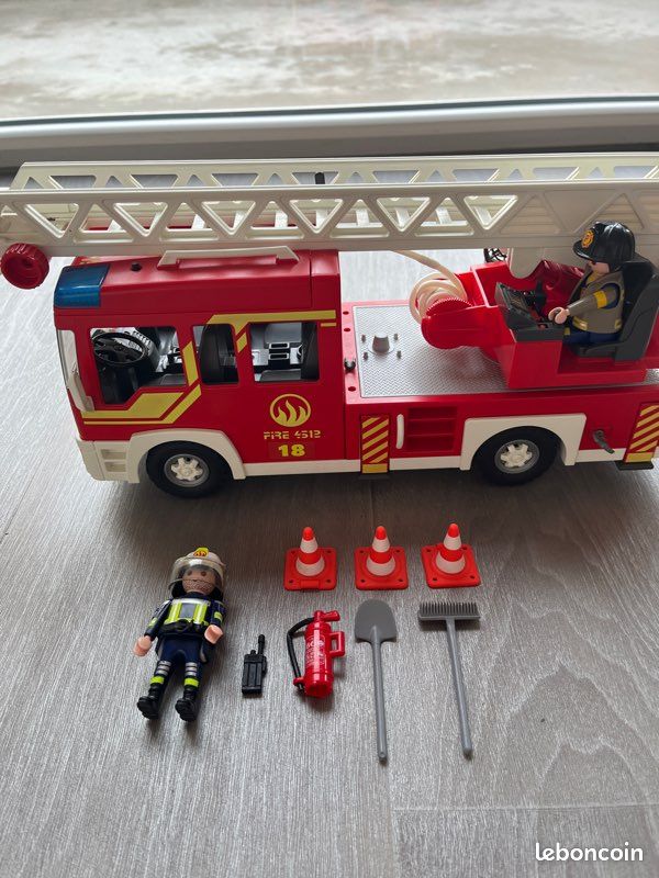 PLAYMOBIL 5362 City Action - Camion De Pompier Avec Échelle Pivotante - Neuf