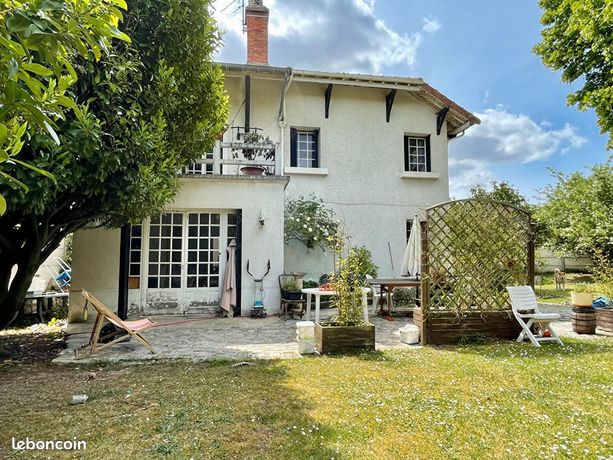 Maison 8 pièces 210 m²