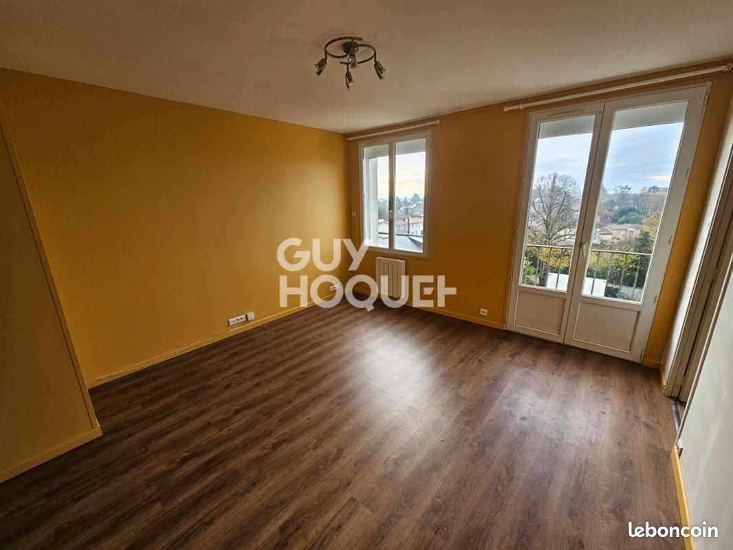 Appartement 3 pièces 48 m² · à Fontenay-le-Comte · 48 m² · 550 €
