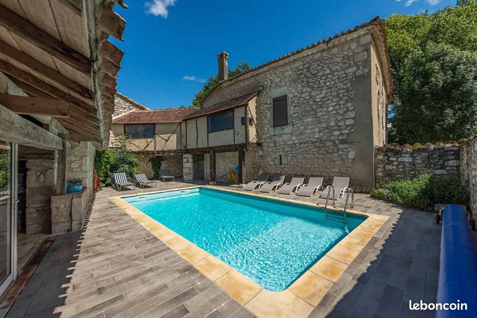 Maison 11 pièces 364 m²