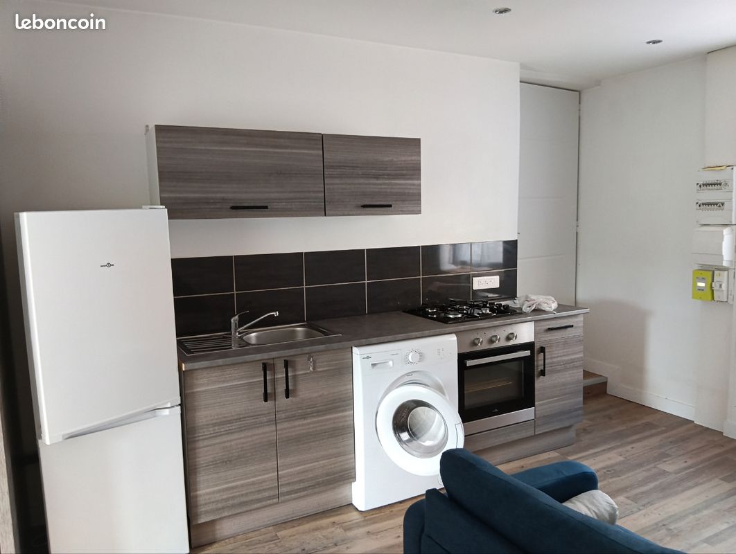 Appartement 2 pièces 25 m² · à Saint-Étienne · 25 m² · 330 €