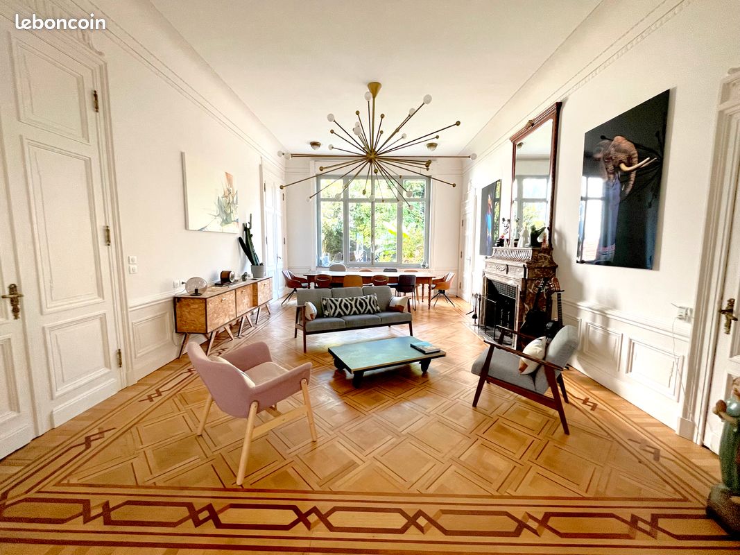 Maison 11 pièces 350 m² · à Douai · 350 m² · 750 000 €