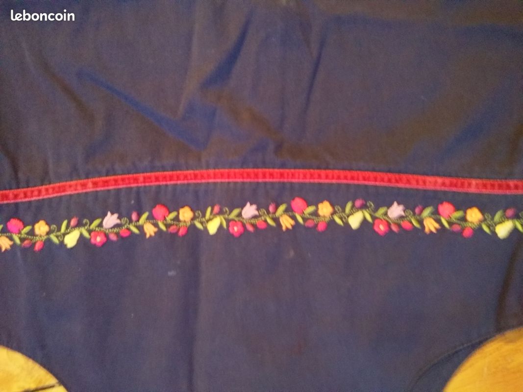 Robe d'été marine avec broderies fleurs 8 ans (image 2)