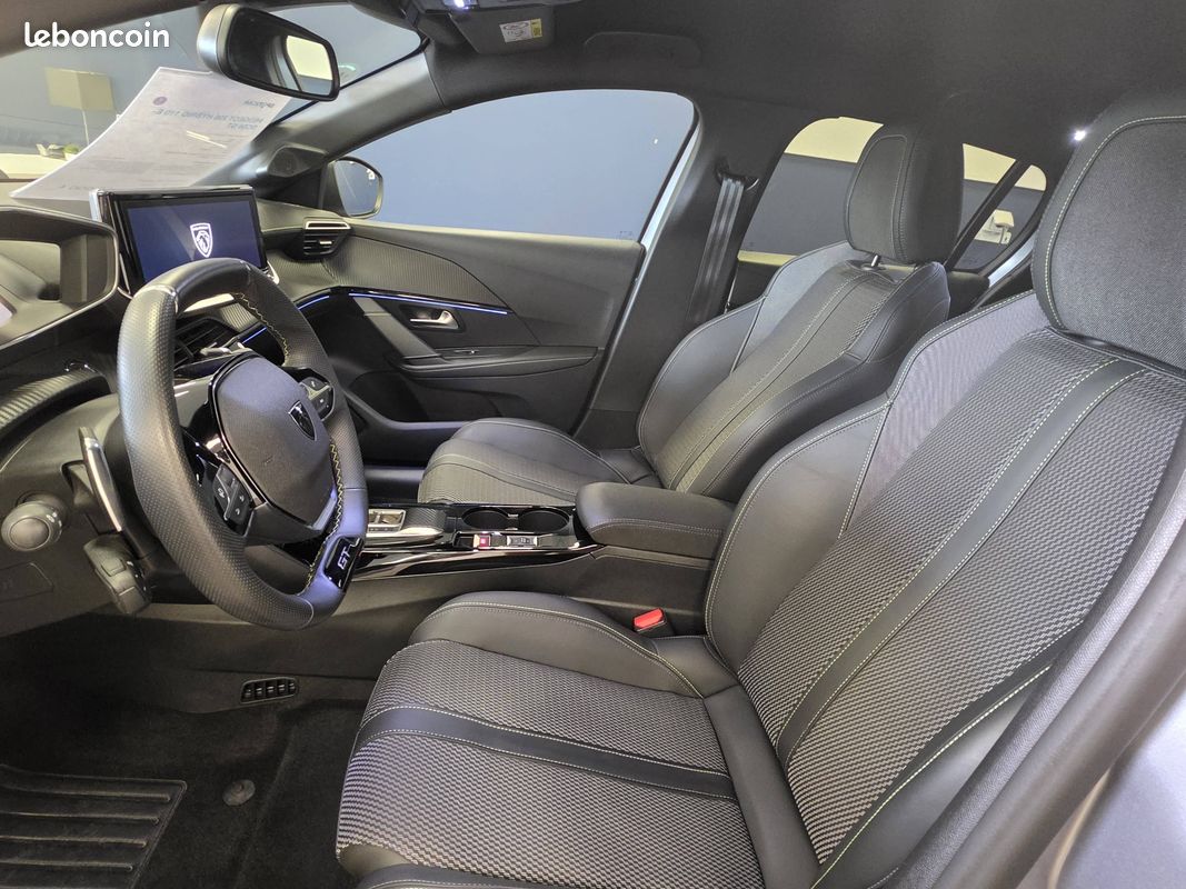 PEUGEOT 208 Hybrid 110 e-DCS6 GT (image 11)