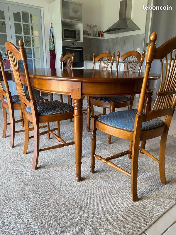 Table ovale à volets Clarisse 135x110 réalisée en Merisier Massif de style Louis Philippe avec 6 allonges de 40 cm - Meubles Bois Passions