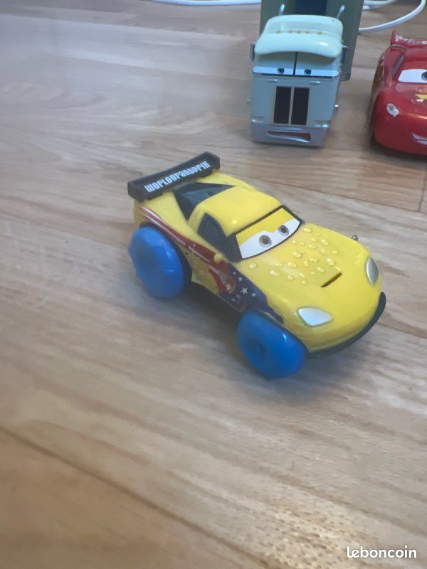 Lot de jouets cars (image 6)