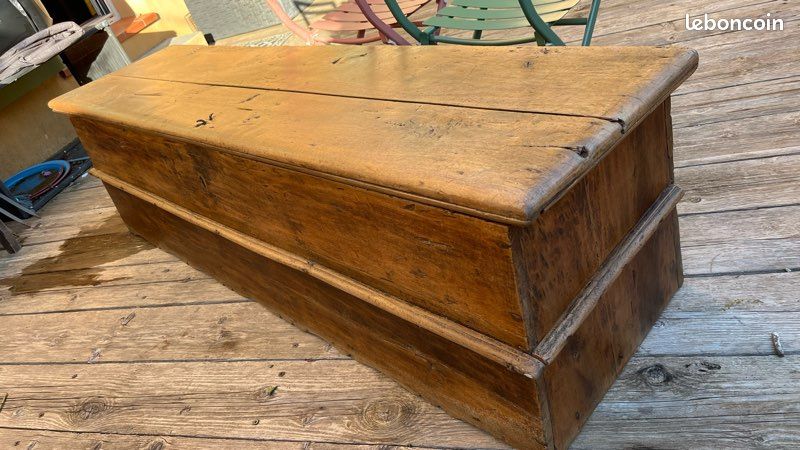 Vend grand coffre ancien en bois (image 2)