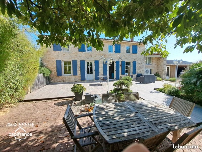 Maison 8 pièces 168 m² · à Celles-sur-Belle · 168 m² · 264 000 €