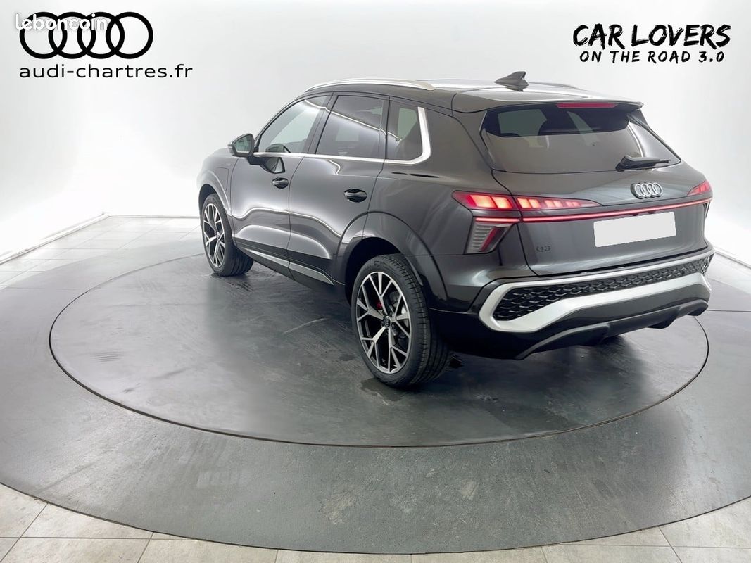 AUDI Q3 e-hybrid 272 ch S tronic 6 S line (image 3)