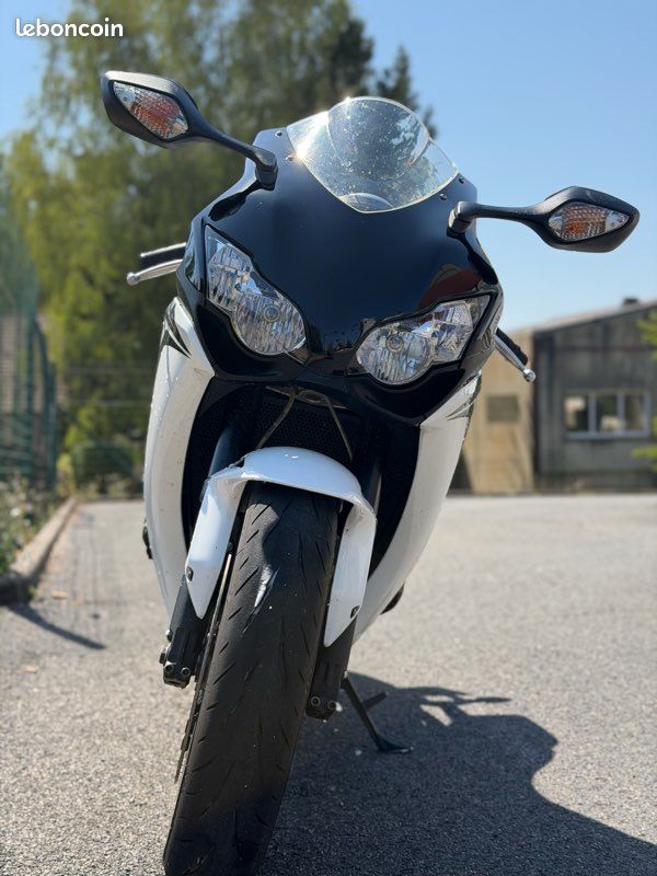 Cbr 1000rr 2008 (image 1)