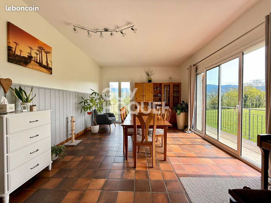 Appartement 5 pièces 196 m² · à Entrelacs · 196 m² · 399 000 €
