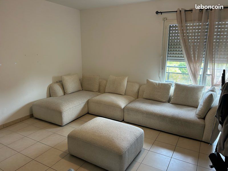 Canapé FLAKE Maisons du Monde – 4 éléments + pouf – Écru (image 1)
