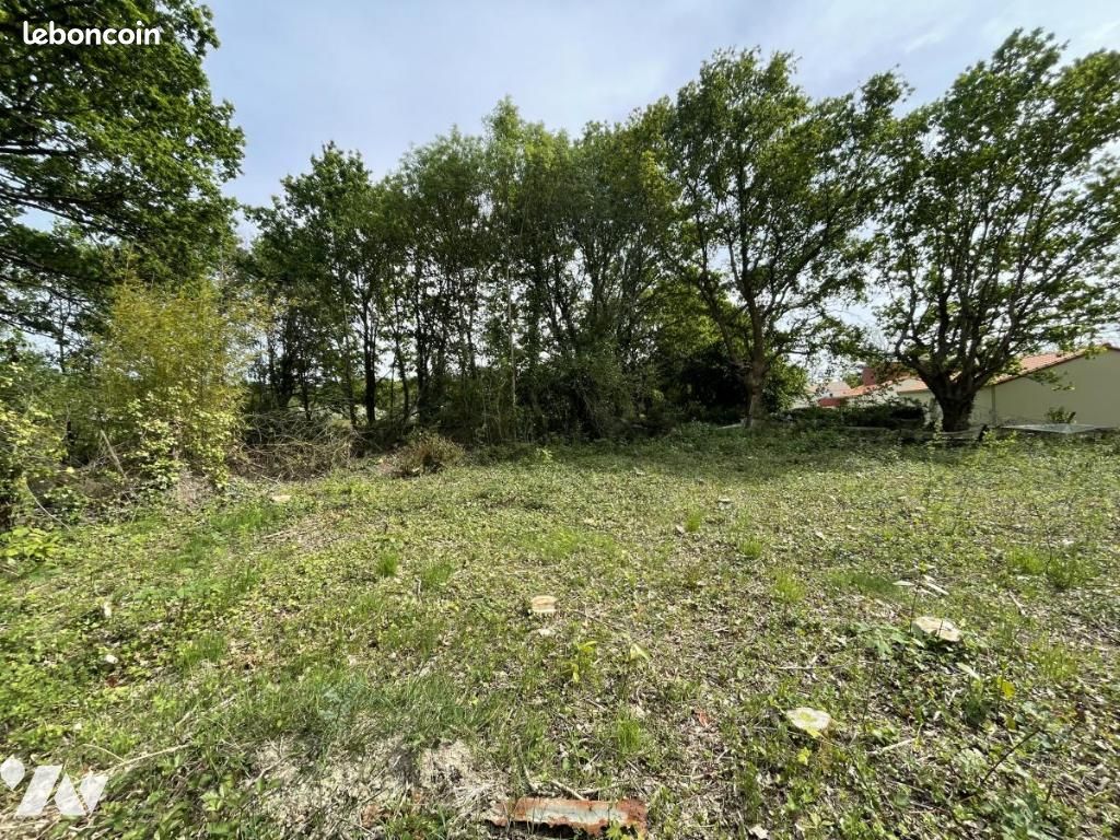 Terrain 1269 m² · à Geneston · 1 269 m² · 228 030 €