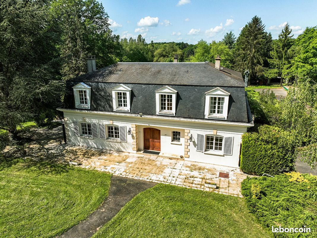 Maison 12 pièces 260 m² · à Rambouillet · 260 m² · 1 045 000 €