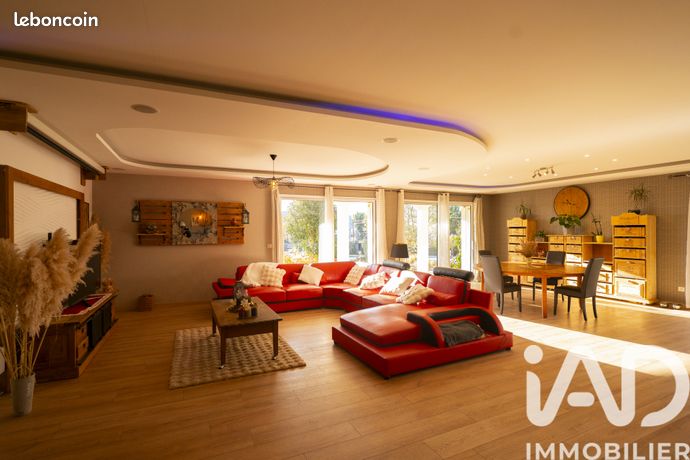 Maison 5 pièces 275 m²