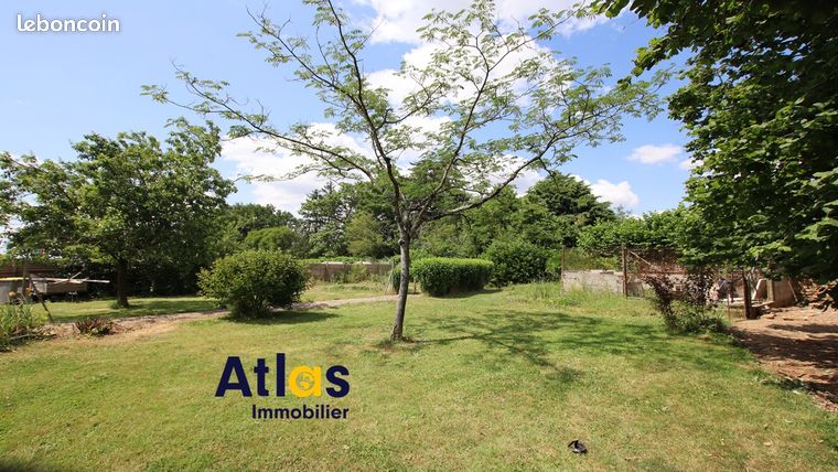 Terrain 677 m² VOUILLE