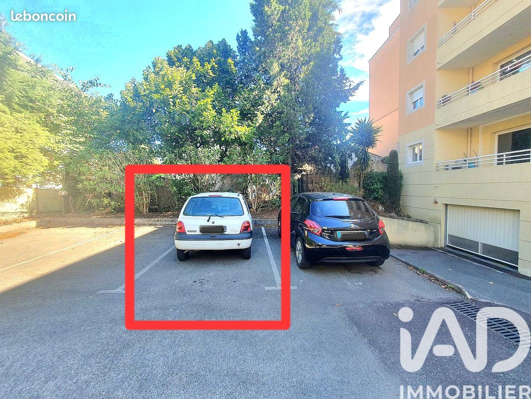 Parking/box Peymeinade · 12 000 €