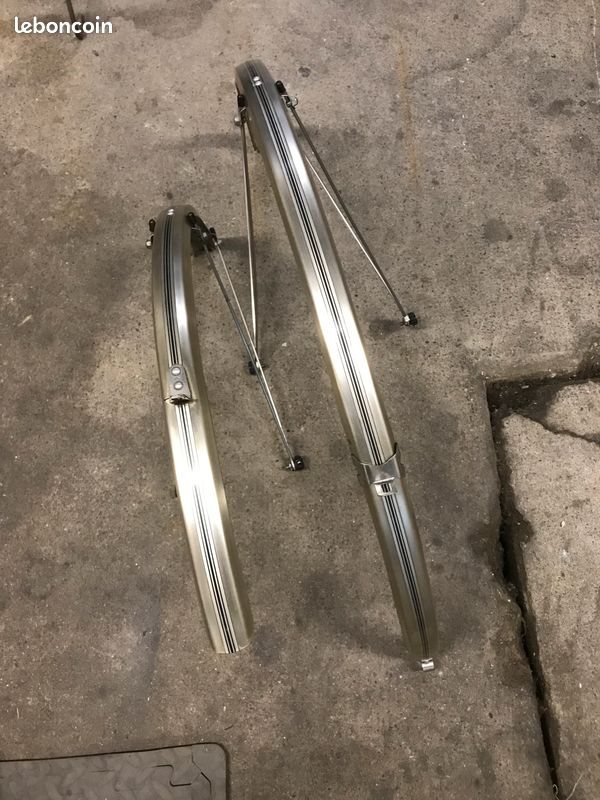 Paire De Garde-Boue Vélo Antique Vintage Randonneuse 700 – Fabrication Française