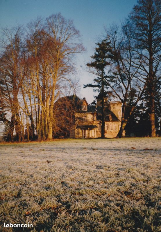 Maison 35 pièces 2000 m² · à Sainte-Geneviève · 2 000 m² · 1 990 000 €