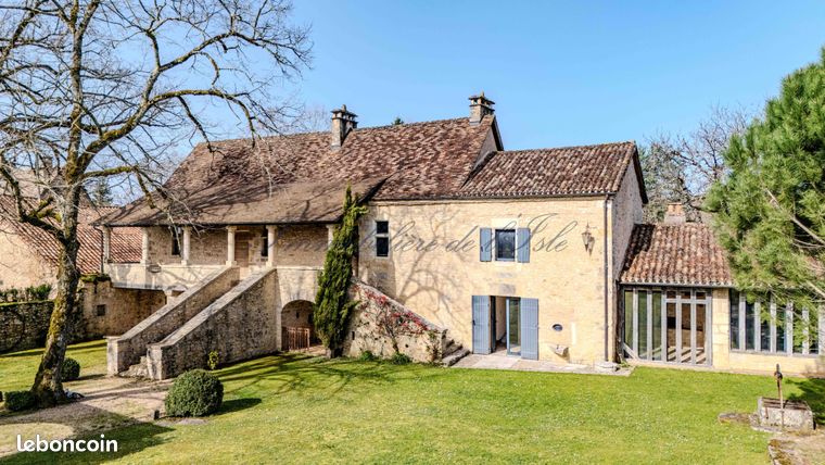 Propriété 8 pièces 310 m²