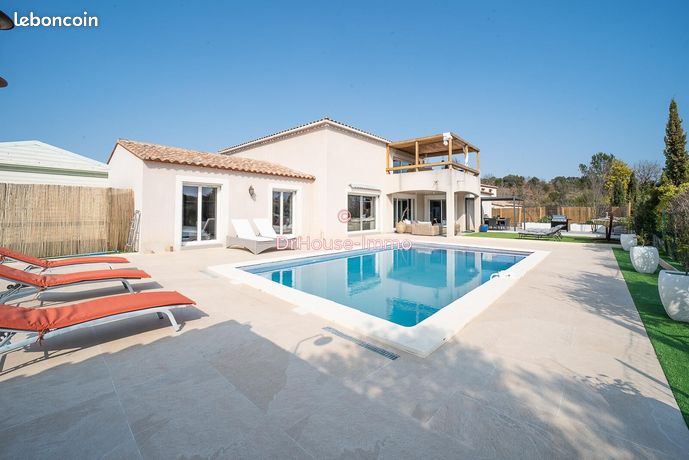 Maison 9 pièces 250 m²