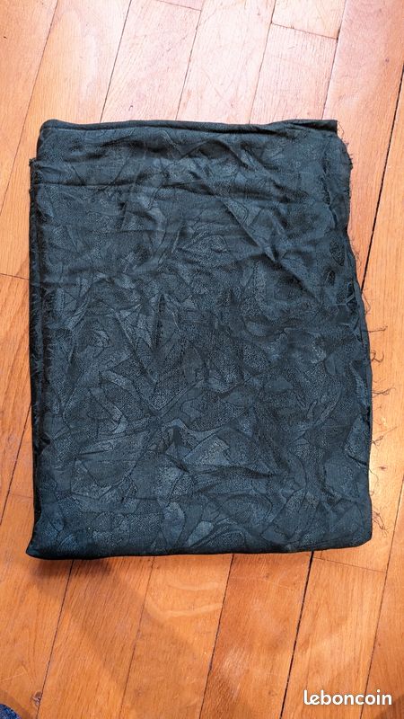 Coupon de viscose très fluide vert bouteille (image 1)