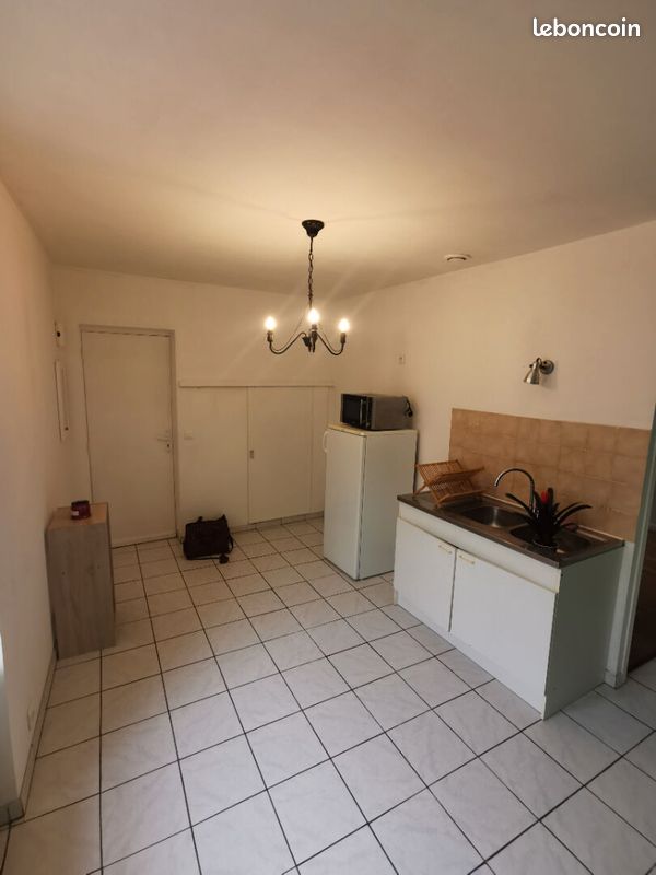 Appartement 2 pièces 46 m² · à Neuvy-Saint-Sépulchre · 46 m² · 380 €
