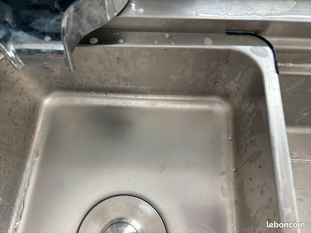 Evier en inox avec robinet dore (image 5)