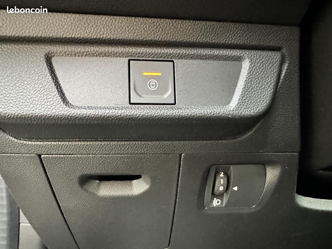 Dacia Jogger1.6 hybrid 140ch Extreme 5 places NOIR (image 13)