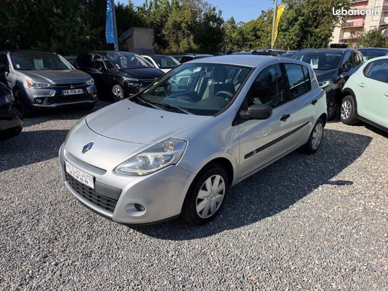 Renault CLIO III 1.2i 75ch FC/VE/RADIO CD (image 1)