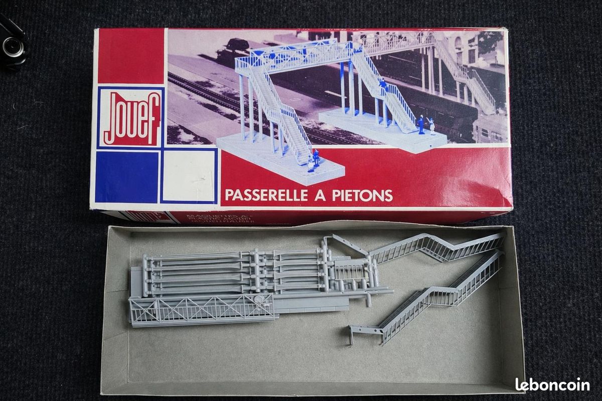 PASSERELLE A PIETONS PASSERELLE A PIETONS